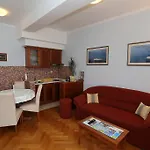 Ivana 3*