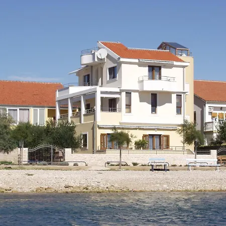 Ivana Bed & Breakfast 3*